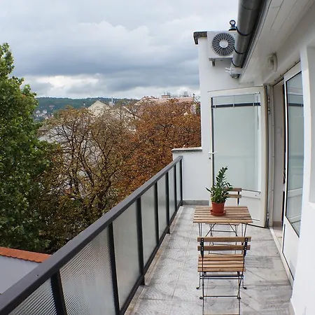 Nexus Wifi & Ac For Up To 22 * Budapest
