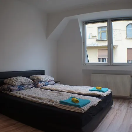 Apartment Nexus Wifi & Ac For Up To 22 *